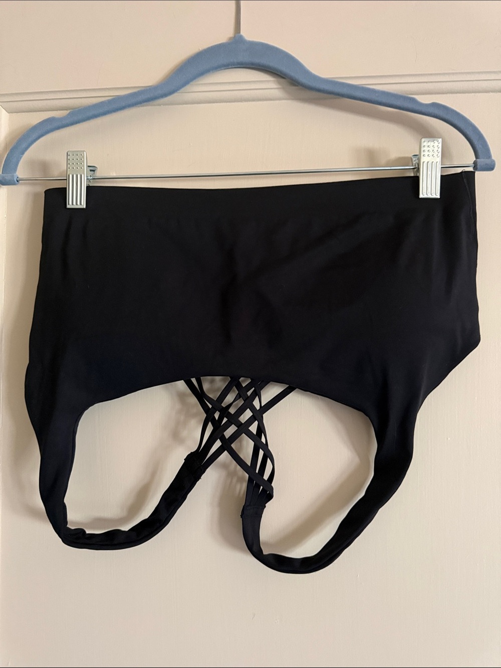 lululemon athletica Black Crisscross Back Sports Bra